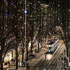 Weihnachtsbeleuchtung Lucy Bahnhofstrasse Zürich